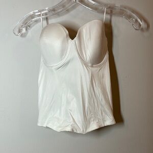 Elegant White Strapless Bra